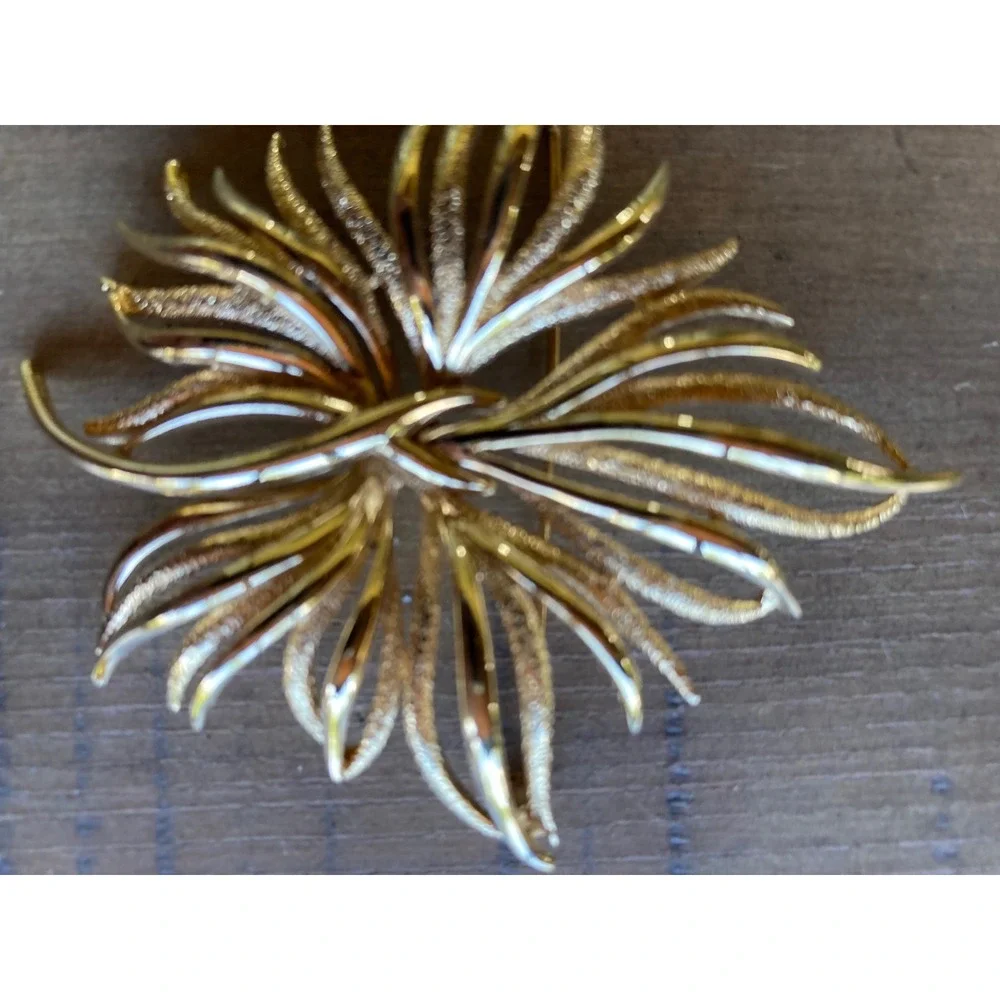 Monet Vintage Gold Tone Sunburst Floral Brooch Textured Petal Pin Statement